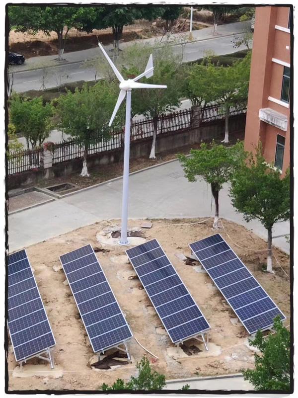 福建大學(xué)風(fēng)光互補(bǔ)離變一體電站