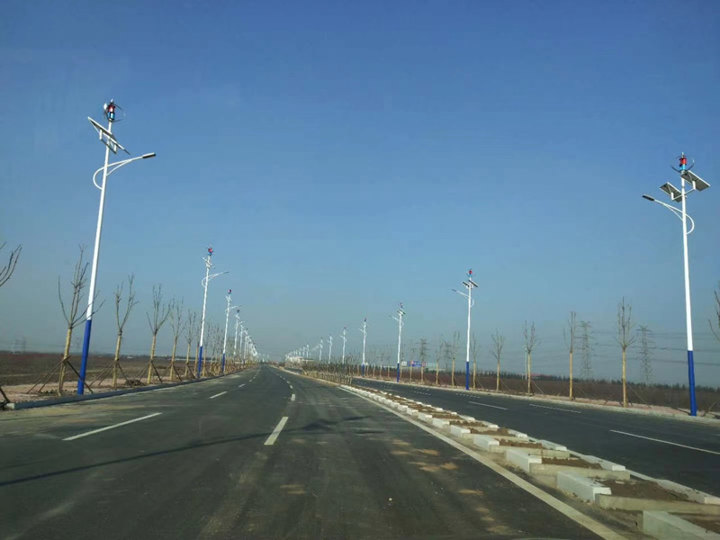 青島風(fēng)光互補路燈